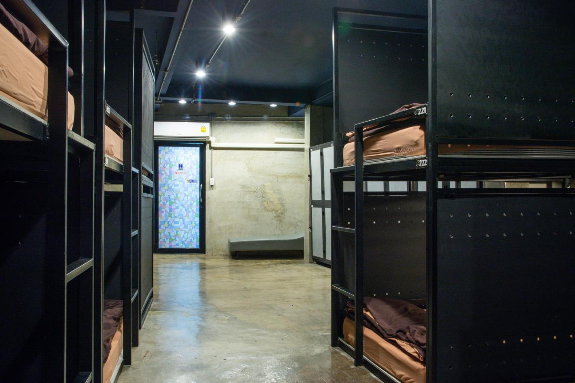 Area81 Hideout Hostel Bangkok Extérieur photo