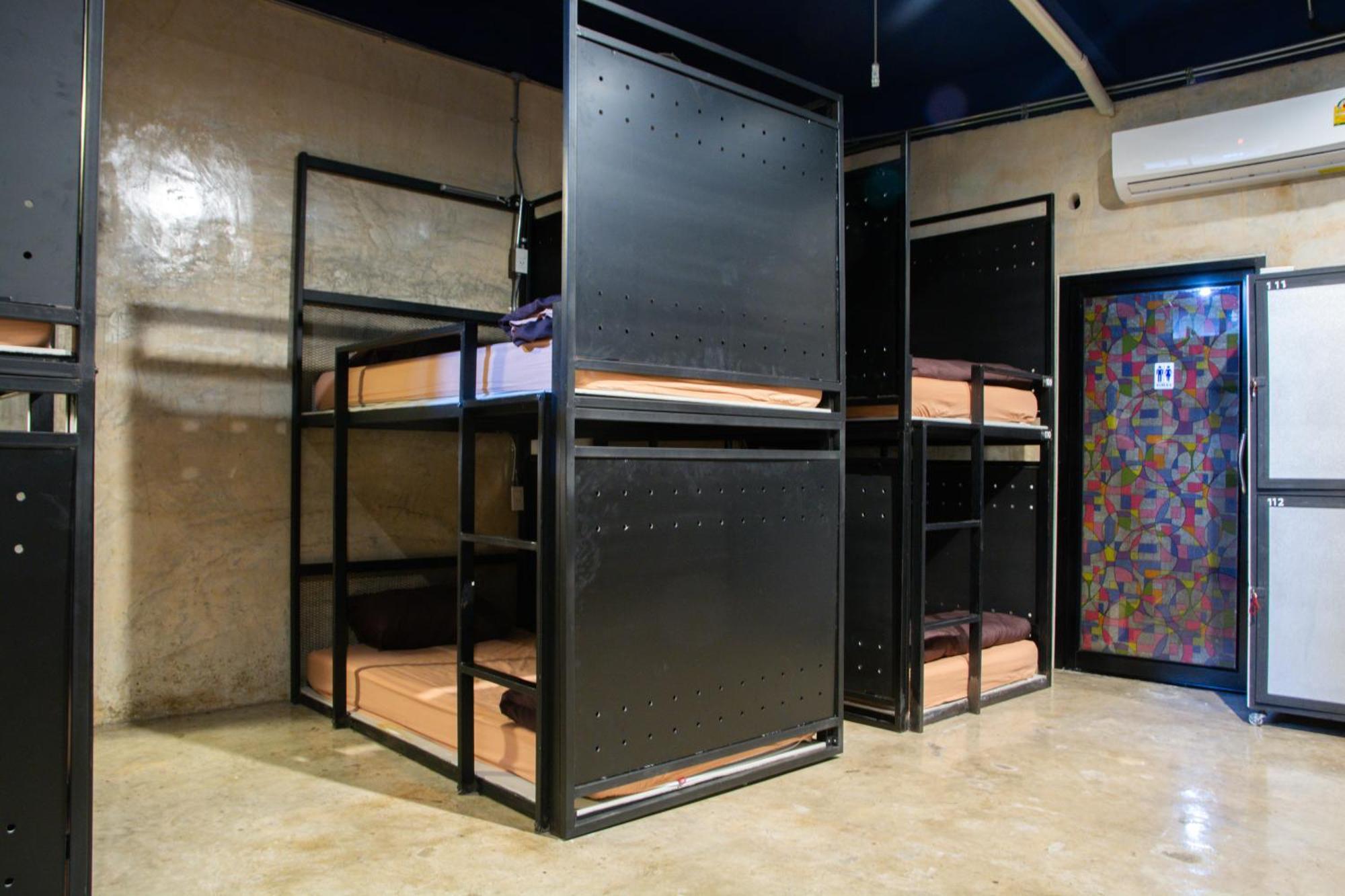 Area81 Hideout Hostel Bangkok Extérieur photo