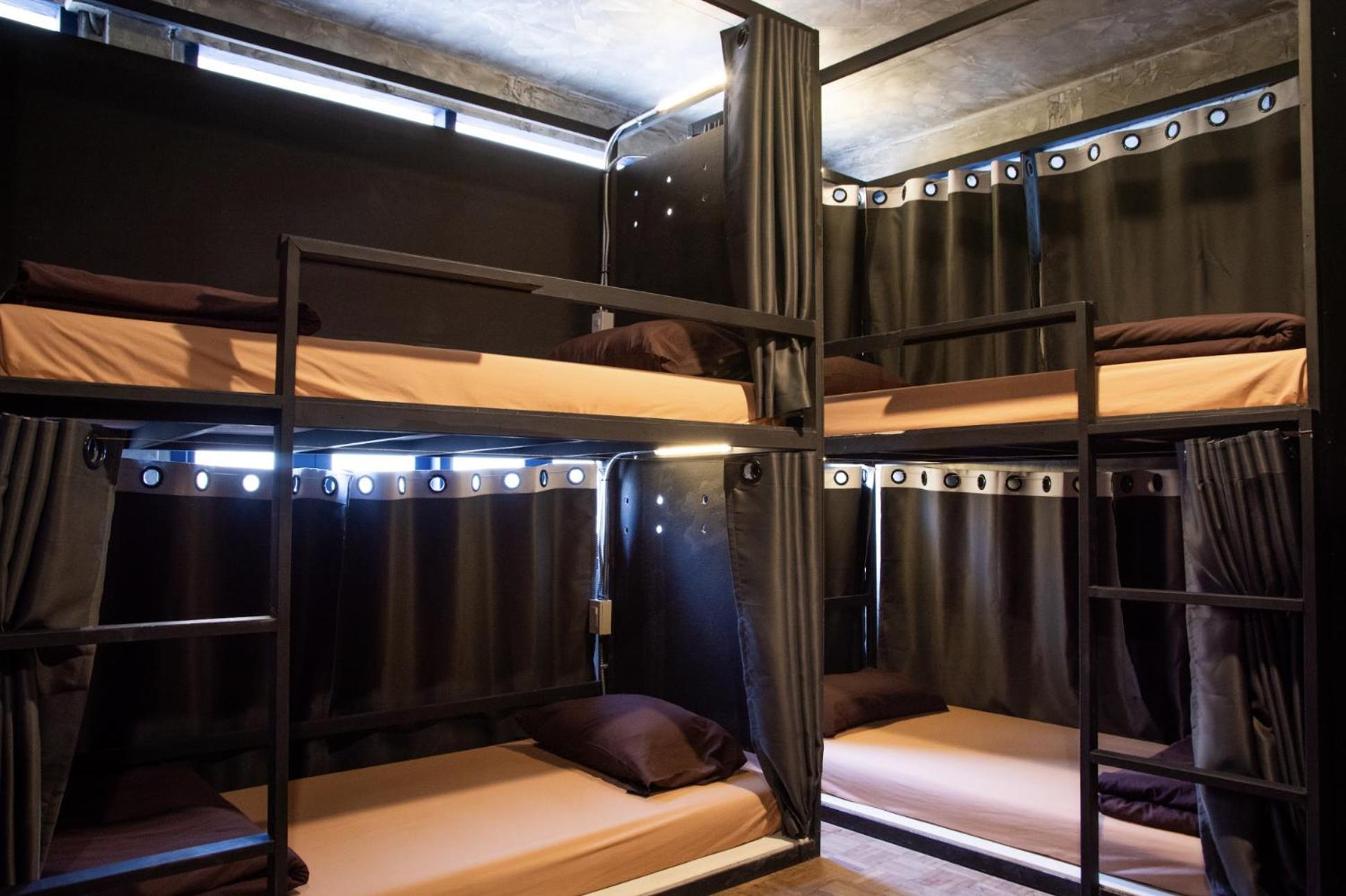 Area81 Hideout Hostel Bangkok Extérieur photo